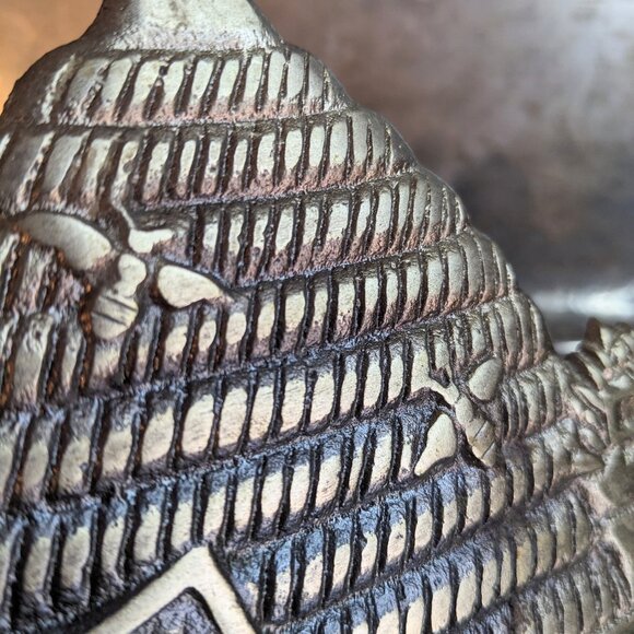 Gold Metal Bee Skep Napkin Holder / Mail Holder ~ Cottagecore - Picture 2 of 6